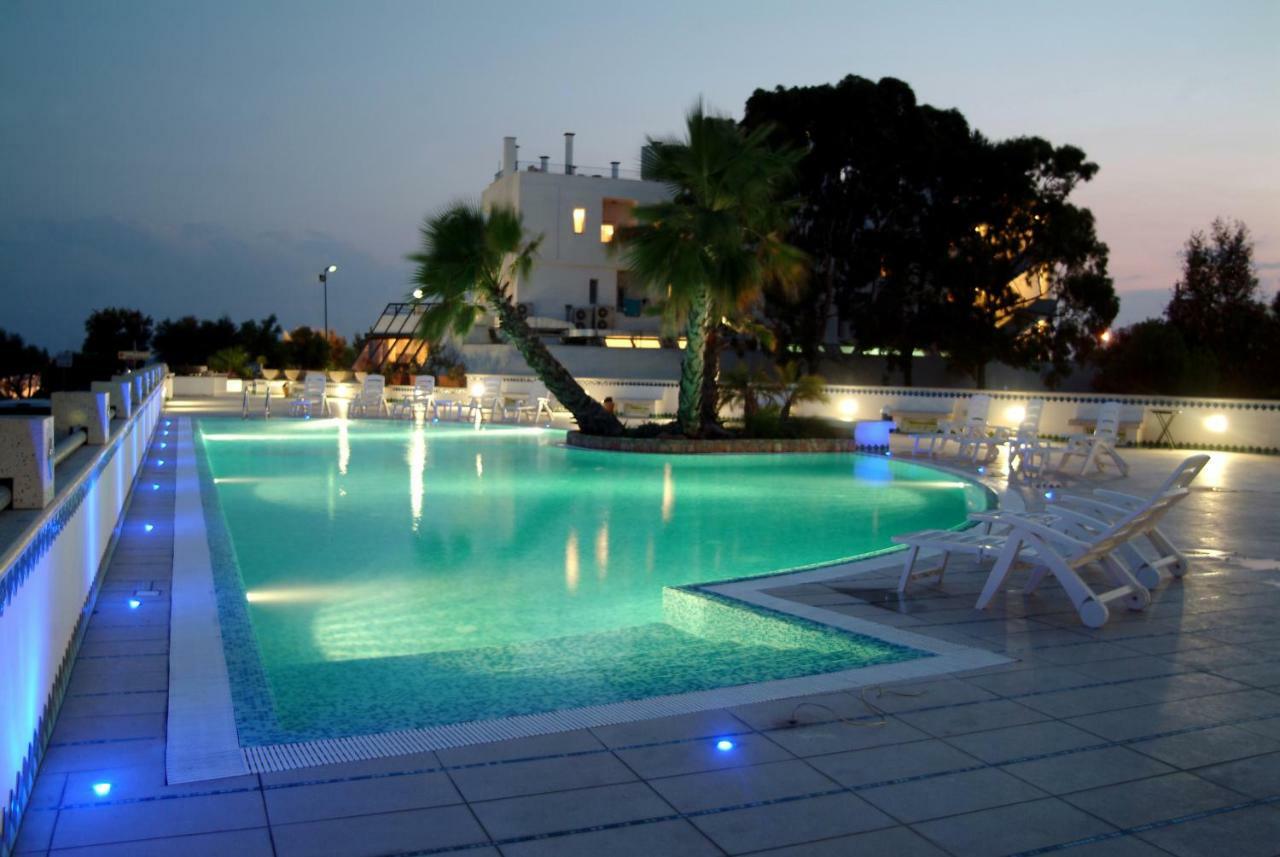 Hyencos Hotel Callyon Torre San Giovanni Ugento Exteriör bild